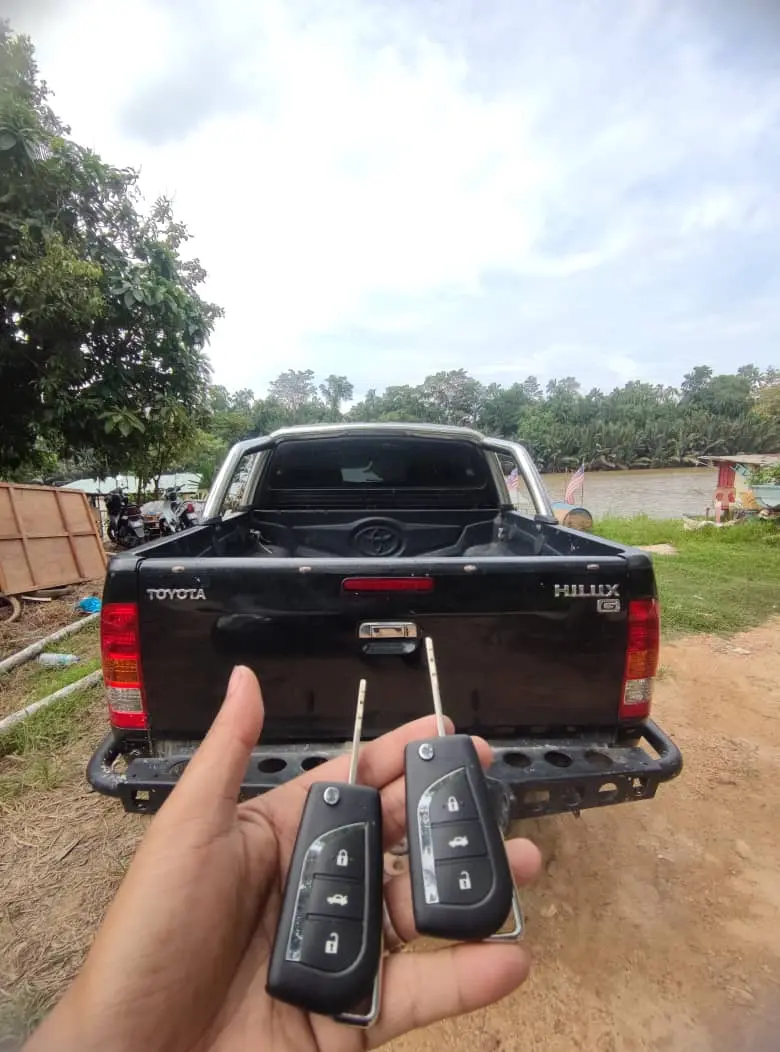 Kunci Toyota Hilux disiapkan DH Autokey