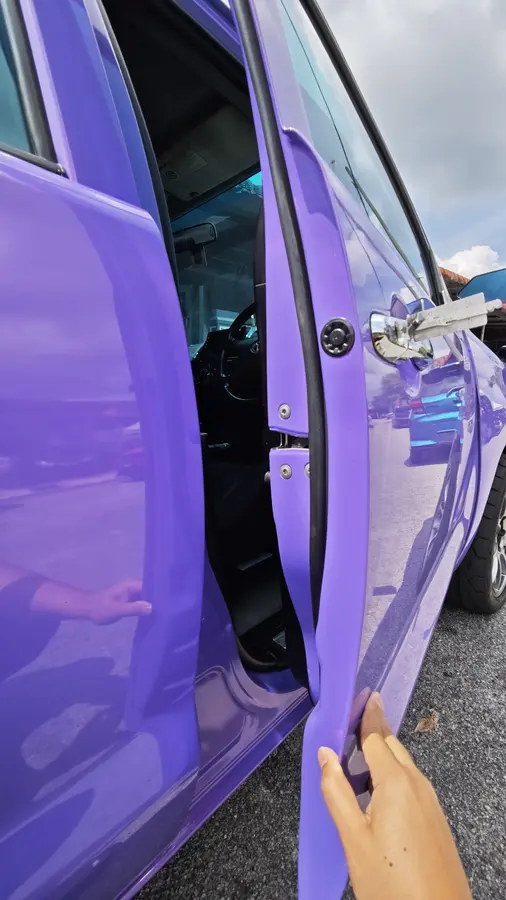 DH Autokey menjalankan servis unlock kenderaan