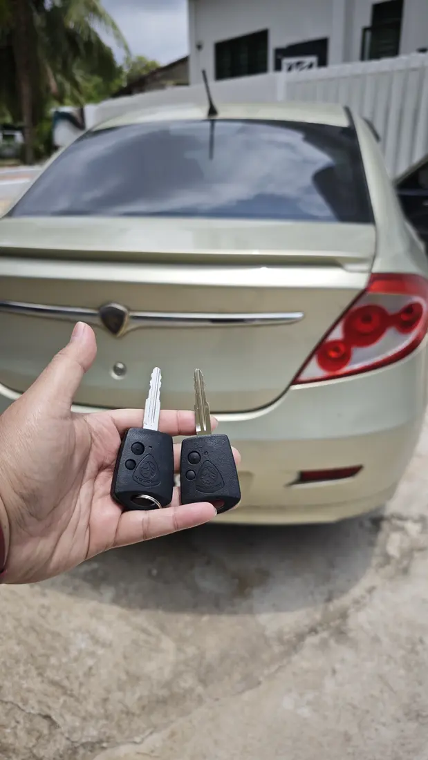 Dua kunci kenderaan selesai dibuat